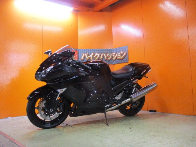 最長２４か月保証付き！！高年式のＺＸ－１４がこの価格は正に他店追従不可能価格！早い者勝ちの一台！！